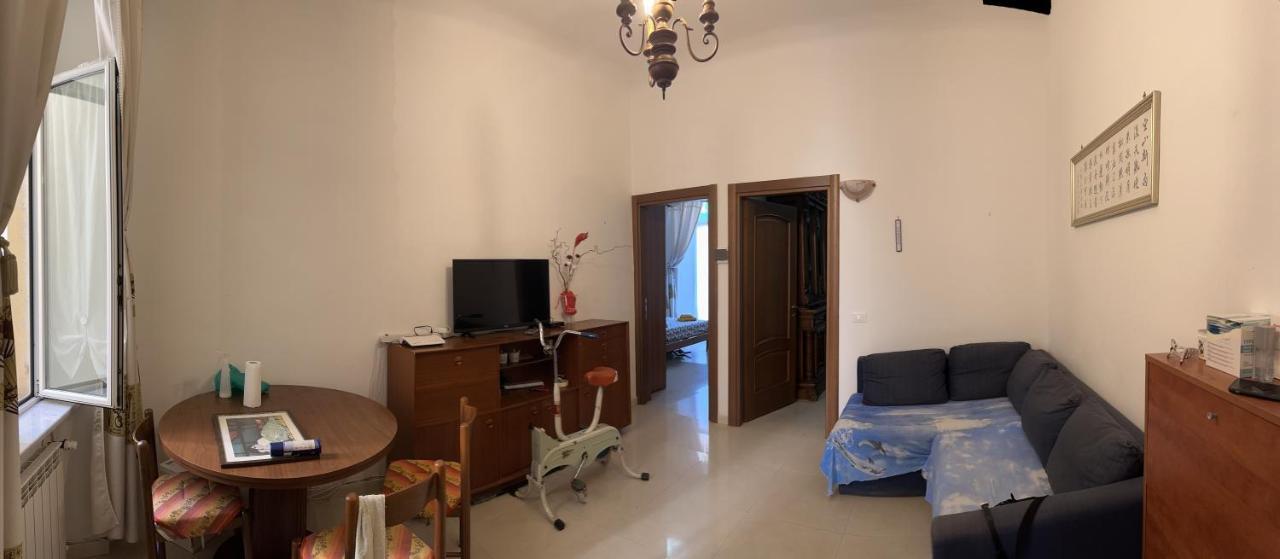 Alloggio In Centro Ben Servito Savona Buitenkant foto